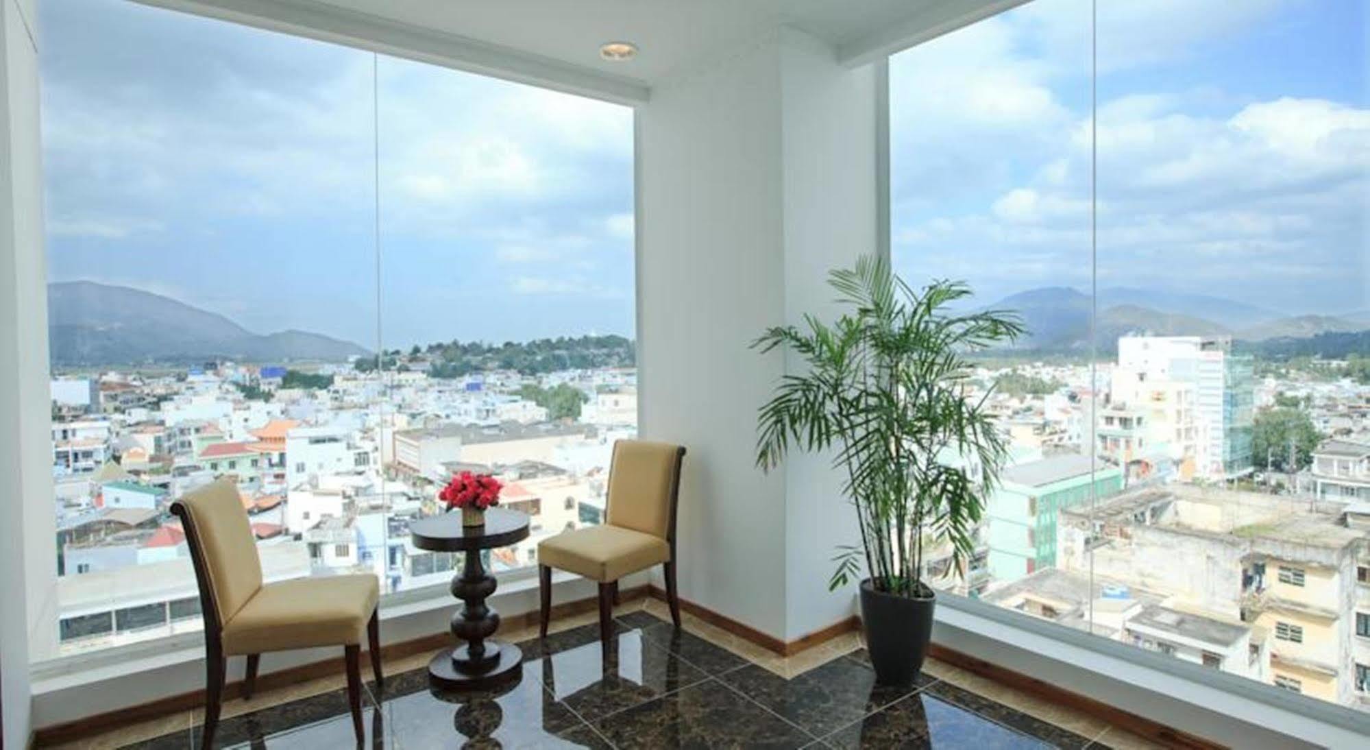 Den Long Do Hotel Nha Trang Luaran gambar